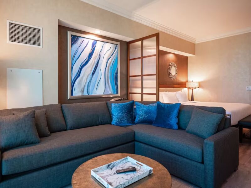 High Floor Strip View Suite& No Resort Fee& Free V