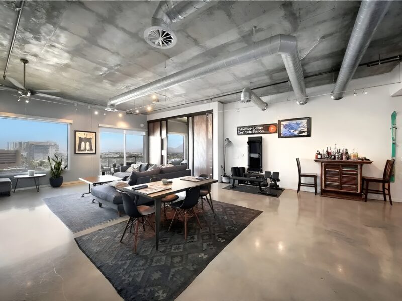 The Urban Sanctuary, Loft Living with Pool & Gym