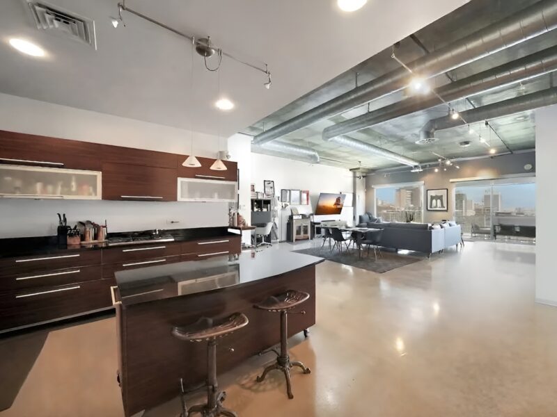 The Urban Sanctuary, Loft Living with Pool & Gym