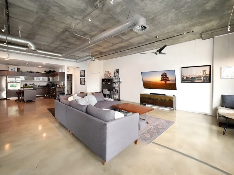 The Urban Sanctuary, Loft Living with Pool & Gym