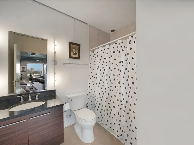 The Urban Sanctuary, Loft Living with Pool & Gym