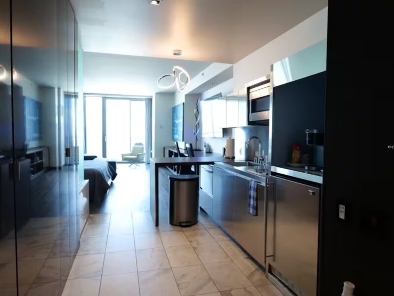 Sky-High Condo With Strip View