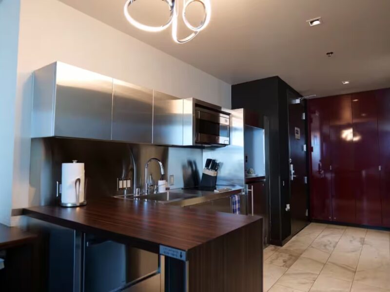 Sky-High Condo With Strip View