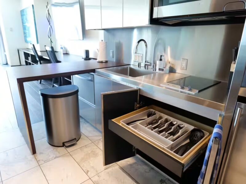 Sky-High Condo With Strip View