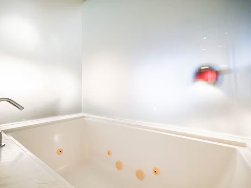 TG50 Strip View Studio w/Open Balcony