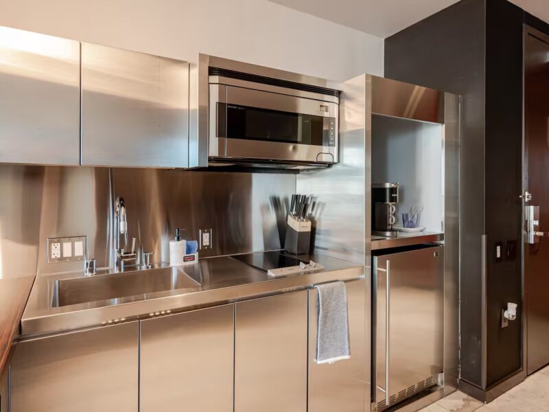 Sky-High Condo With Strip View