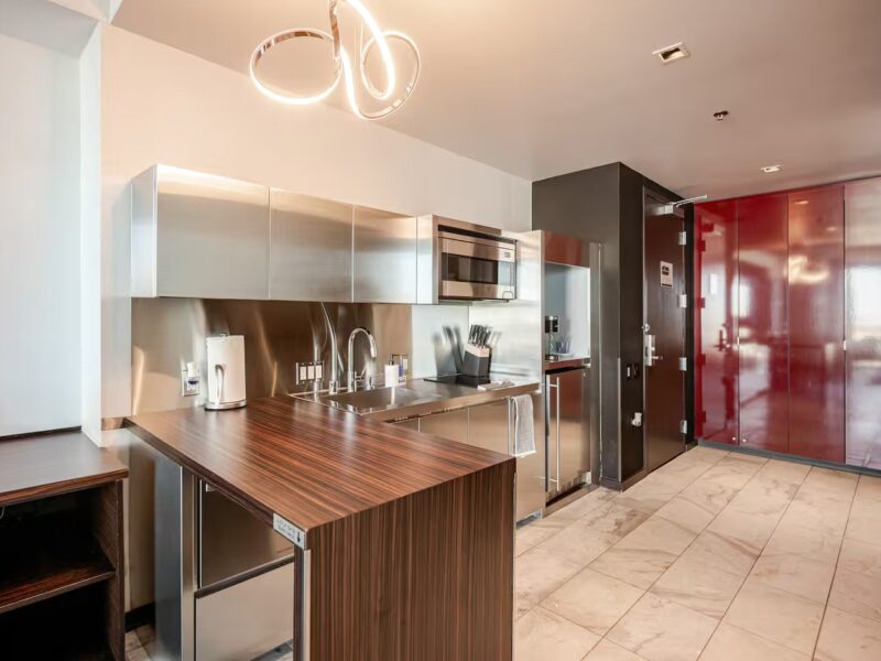 Sky-High Condo With Strip View