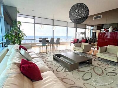 Stunning 44th-Floor 2BR w/ Breathtaking DTLA Views