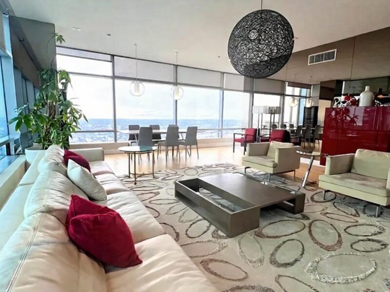 Stunning 44th-Floor 2BR w/ Breathtaking DTLA Views