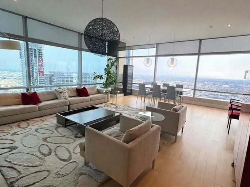 Stunning 44th-Floor 2BR w/ Breathtaking DTLA Views