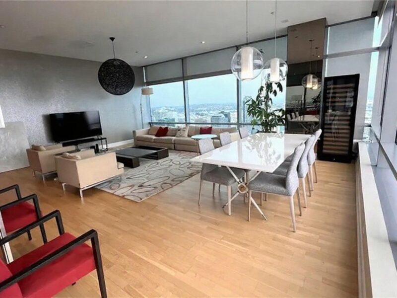 Stunning 44th-Floor 2BR w/ Breathtaking DTLA Views
